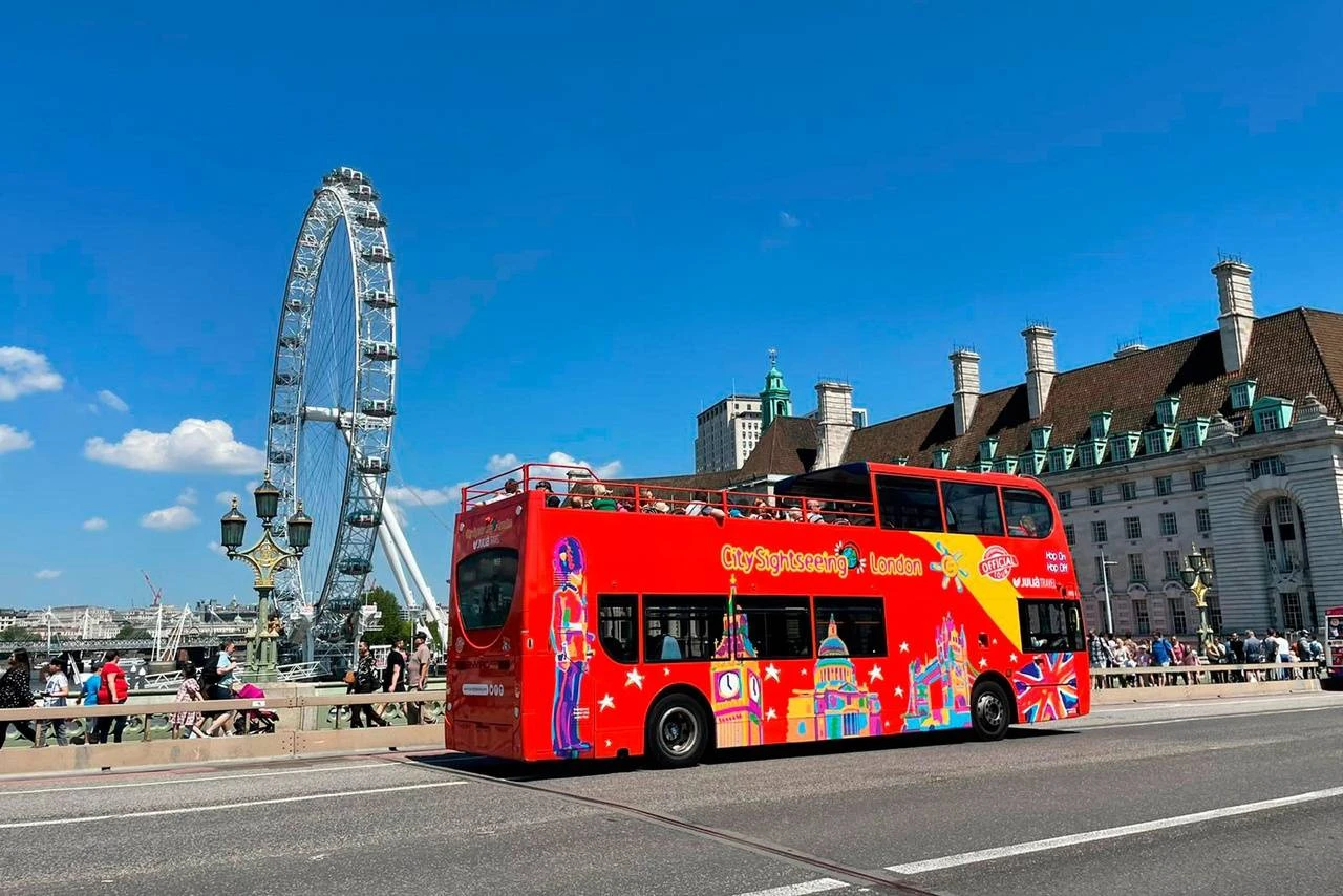 Hop-on-Hop-off bus London Eye