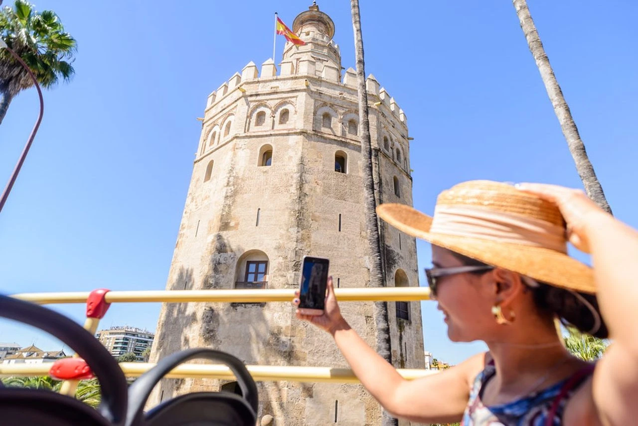 Passing by Torre del Oro